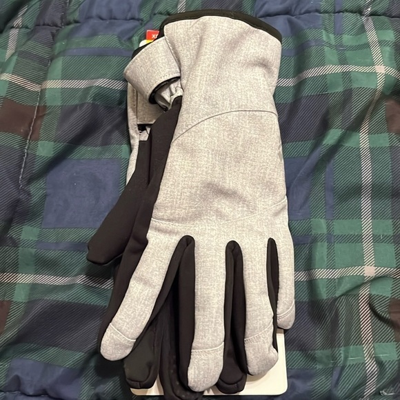 NWT woman’s Free Country softshell gloves - Picture 1 of 5